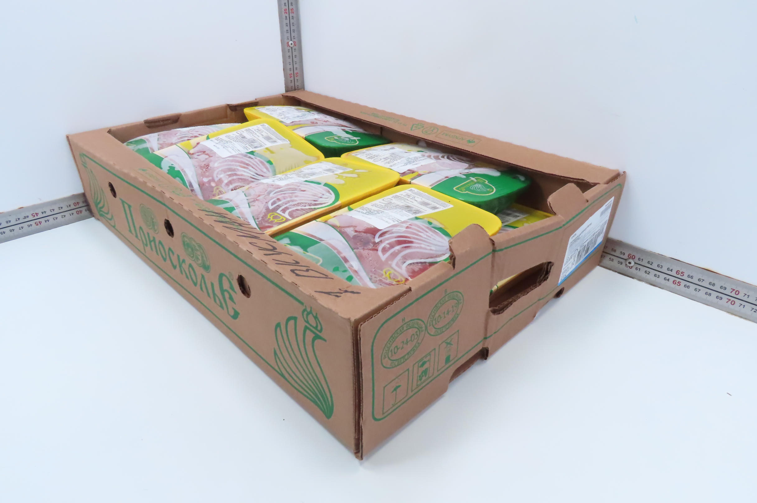 Курица, печень, на подложке