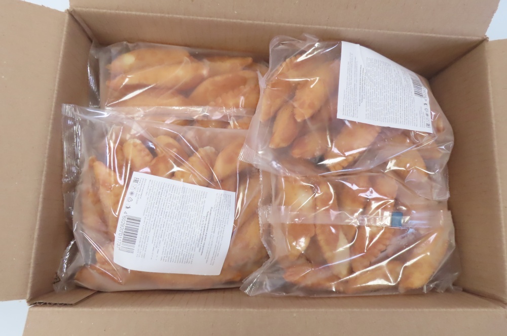 Чебуреки с творожным сыром и зеленью, 8х0,5кг, зам, шт